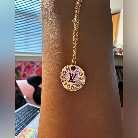 Louis Vuitton Zipper Pull Charm Gold - Picture 5 of 16